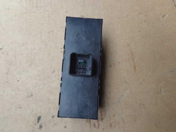 BOUTON LEVE VITRE VW/SEAT C/GOLF PLUS/GOLF 5/GOLF 6/JETTA/PASSAT/POLO/TIGUAN/TOURAN,SEAT ALTEA/IBIZA - Vue 2